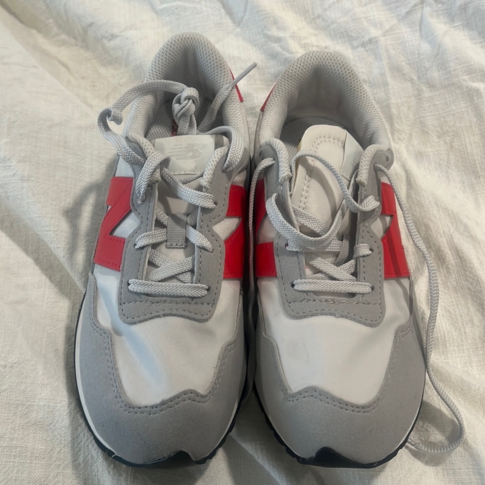 New balance shoes